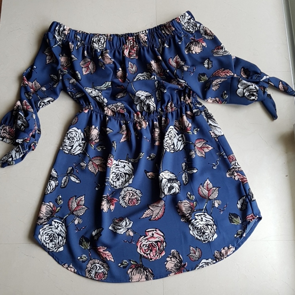 Cute off shoulders short summer dress